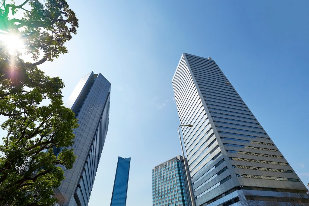 大阪市内や高槻などのビルのイメージ画像。キャリアコンサルティングやアテナなどの企業が有名。老舗の企業も多い。