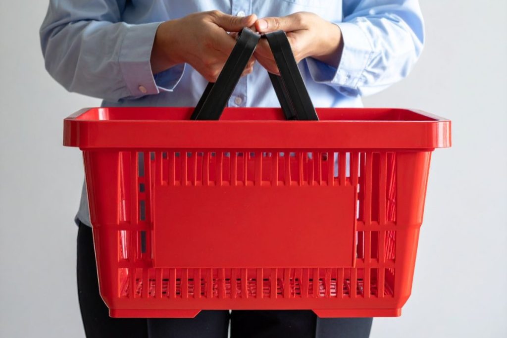 カスタマージャーニーのタッチポイントは、ブランドの認知から購買行動、リピートまでの体験において、各ステップに存在する接点。顧客との関係性を構築し、よりよい顧客体験へとつなげるためにも、タッチポイントの設定は重要。特にサブスクリプションサービスが増えた現代では、チャーン分析にも有効